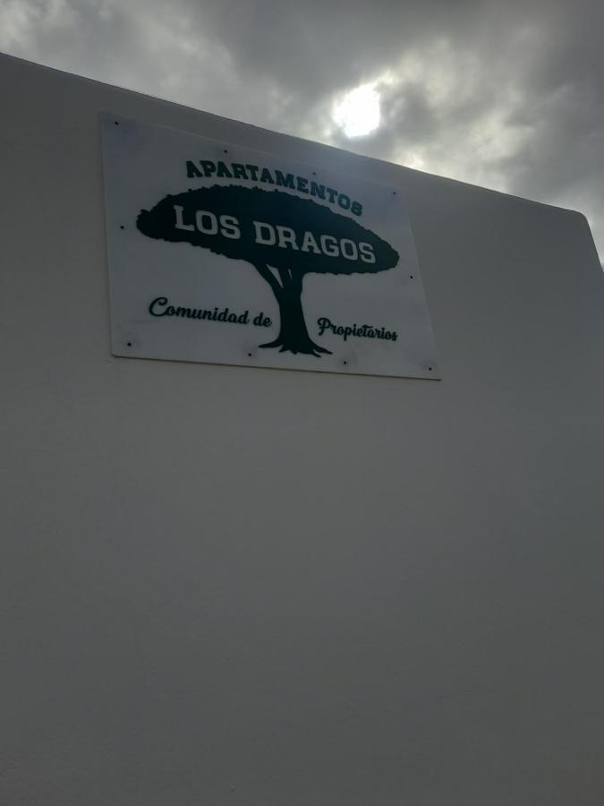 ティアスThe White Dragos With Ocean View - Ac - Private Poolアパートメント エクステリア 写真